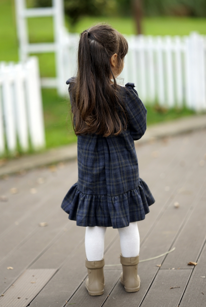 Lacivert Ekose Üçgen Roba Uzun Kol Çocuk Elbisesi ve Tokası