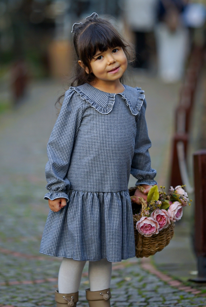 Siyah Beyaz Uzun Kol Çocuk Elbisesi ve Tokası