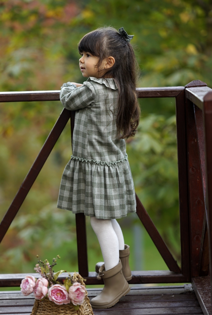 Yeşil Ekose Fırfır Yaka Uzun Kol Çocuk Elbisesi ve Tokası